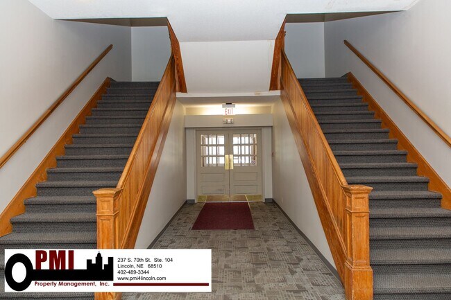Building Photo - 1223 N 9th St