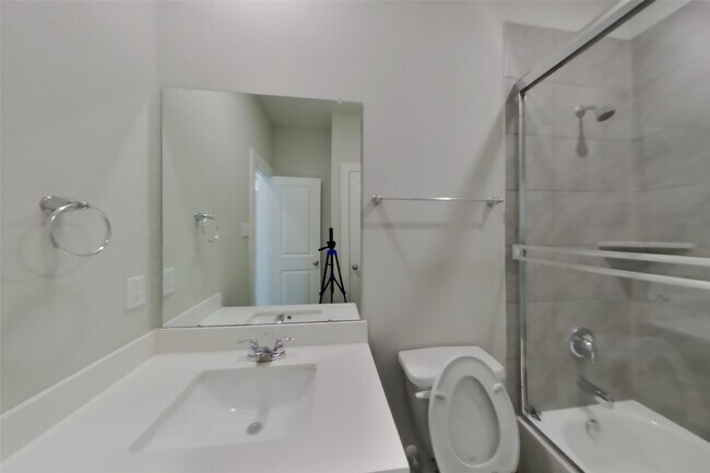 Building Photo - 23631 Gibson Frst Dr