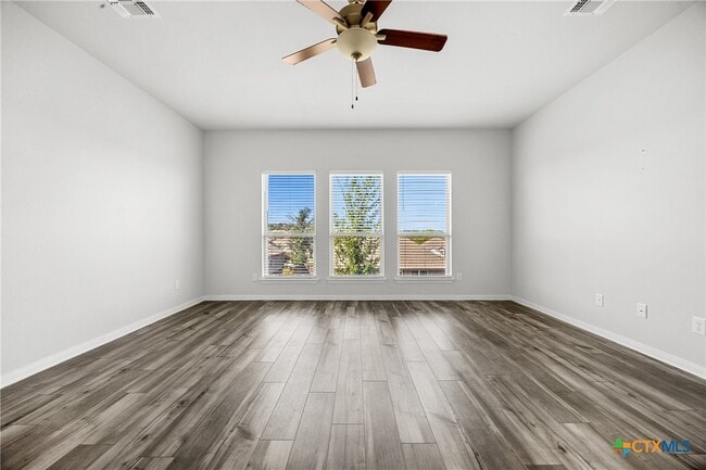 Building Photo - 2265 Wooster St