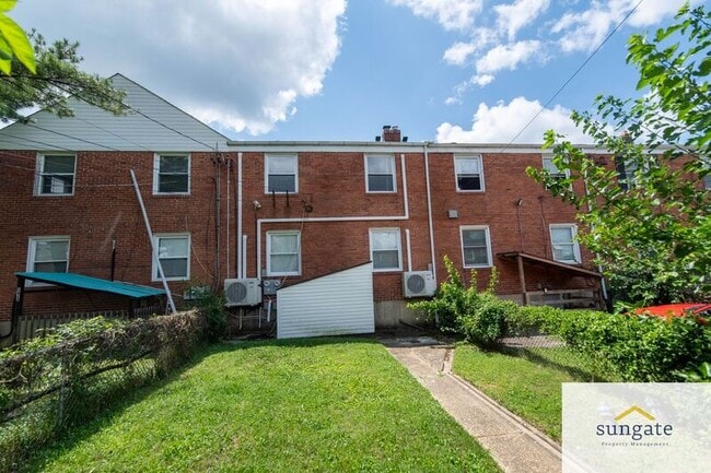 Building Photo - 1410 Dartmouth Ave