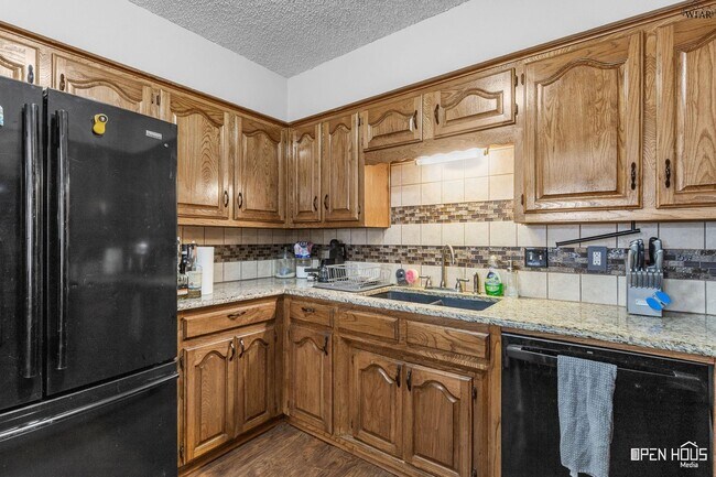 Building Photo - 2810 Fleming Rd