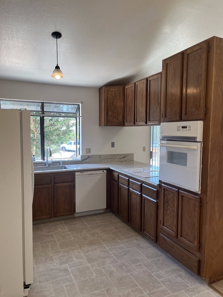 Building Photo - 4589 Malabar Ave
