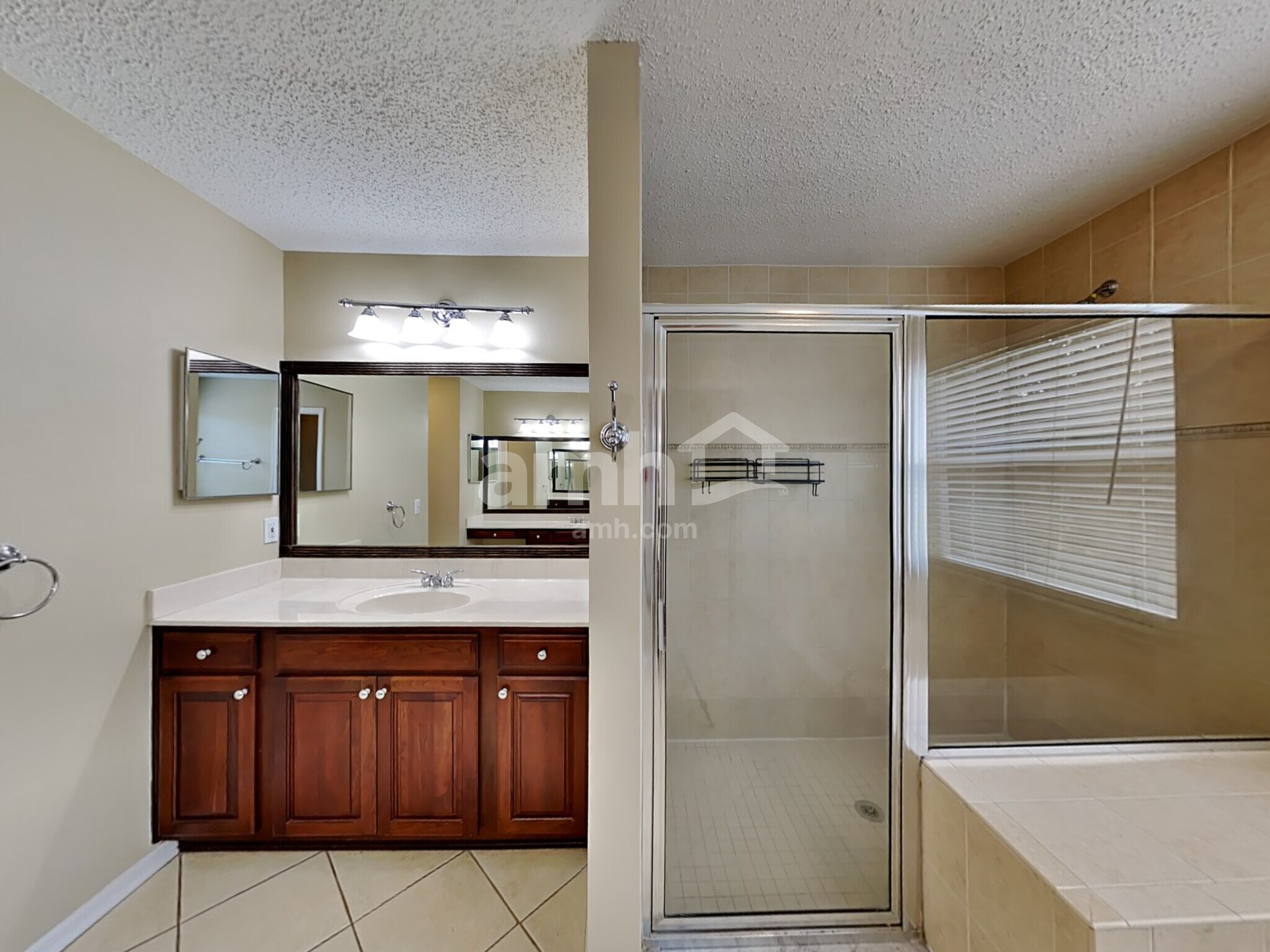 Building Photo - 1415 Loretto Cir