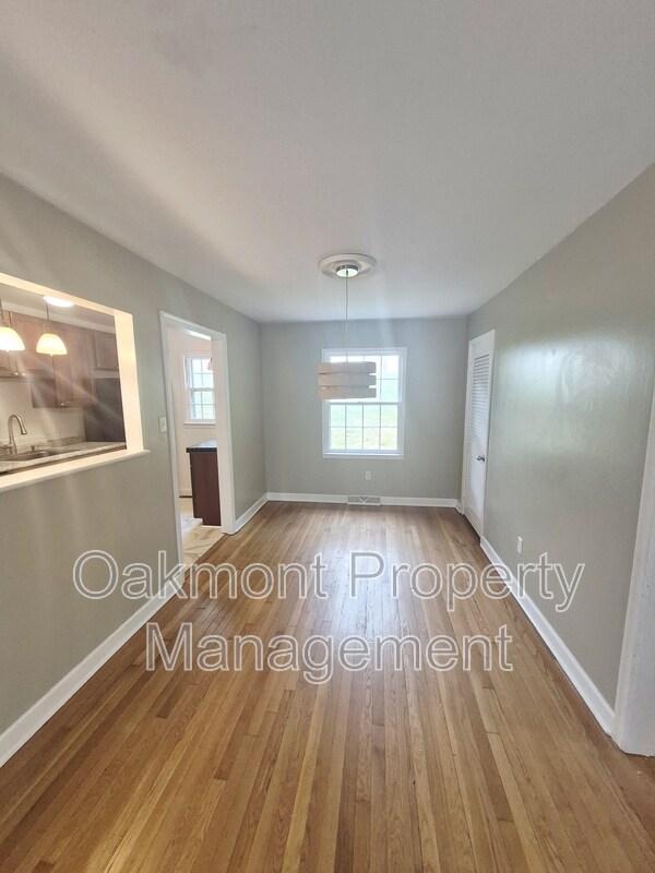 Building Photo - 2404 Barracks Ct