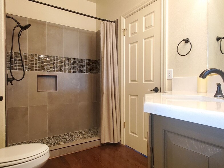 Building Photo - 1610 Chris Ln