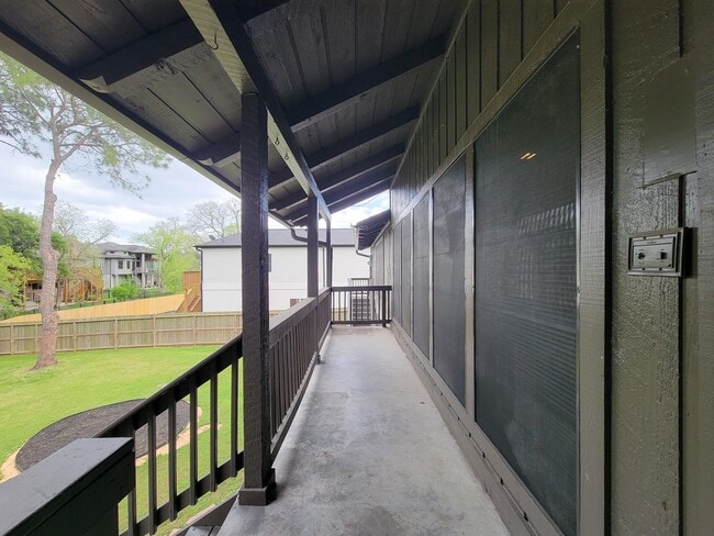 Building Photo - 18603 Point Lookout Dr