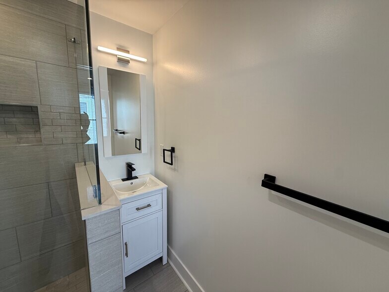 Building Photo - 2513 W Seybert St