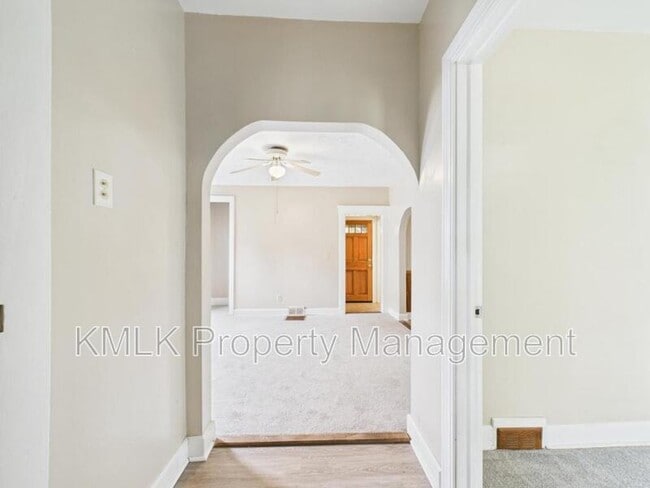 Building Photo - 666 Kling St