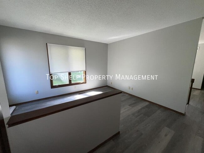 Building Photo - 9041 Carpenter Cir Dr