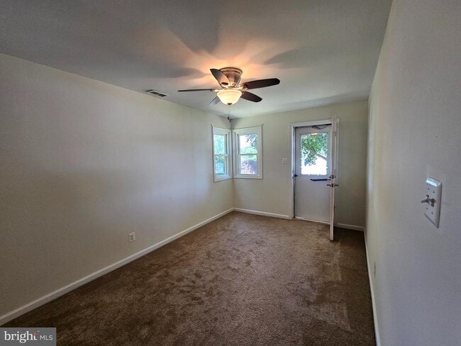 Building Photo - 178 Kingston Park Ln E