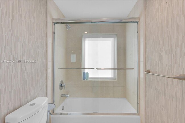 Building Photo - 2711 S Ocean Dr