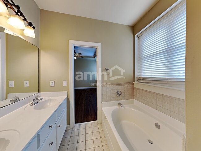 Building Photo - 1100 Secotan Pl