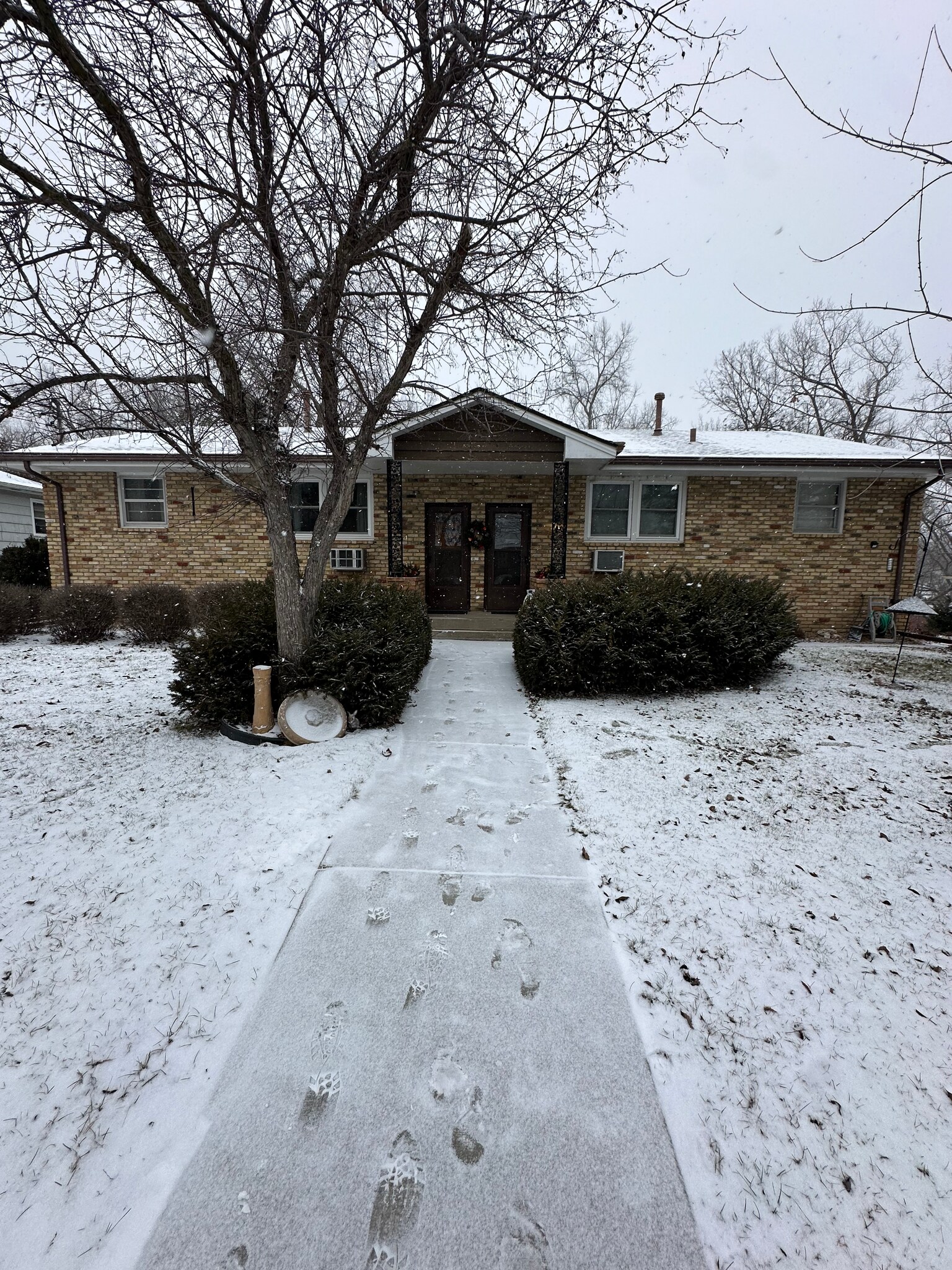 Building Photo - 204 Nolden Ln
