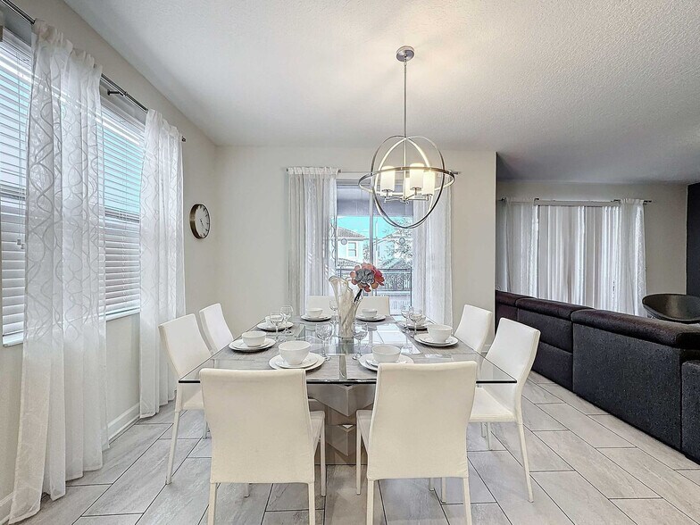 Building Photo - 1589 Flange Dr