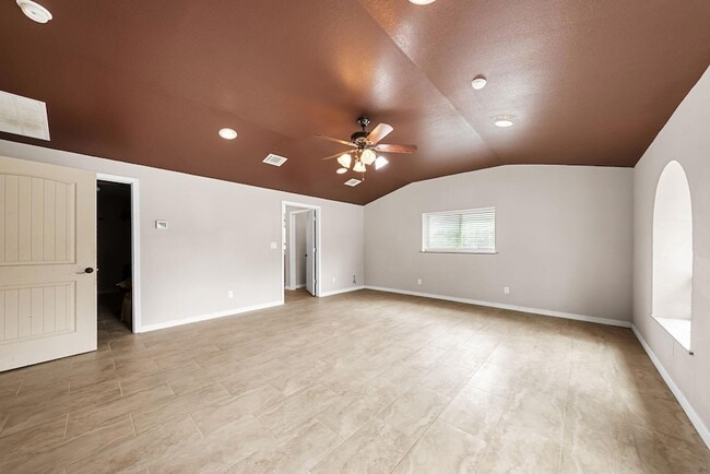 Building Photo - 24369 Bingham Creek Rd