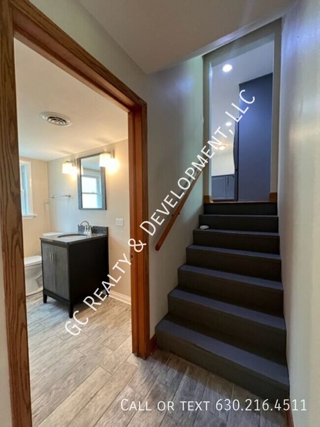 Building Photo - 942 59th St