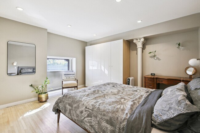 Building Photo - 464-470 Central Ave