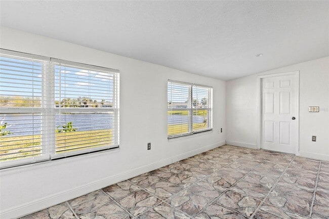 Building Photo - **FIRST MONTHS RENT FREE** Waterfront 3 Be...