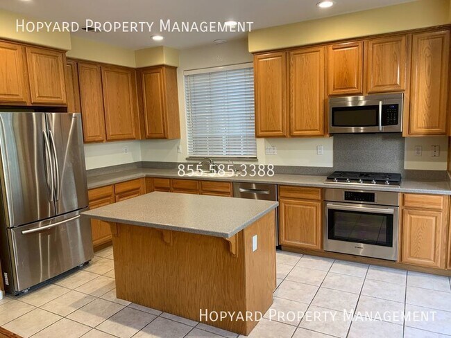 Building Photo - 933 Desmet Dr