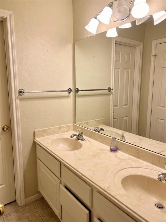 Building Photo - 15003 Radstock Dr