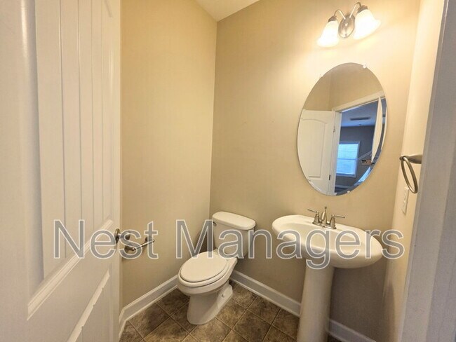 Building Photo - 389 Roanoke Dr