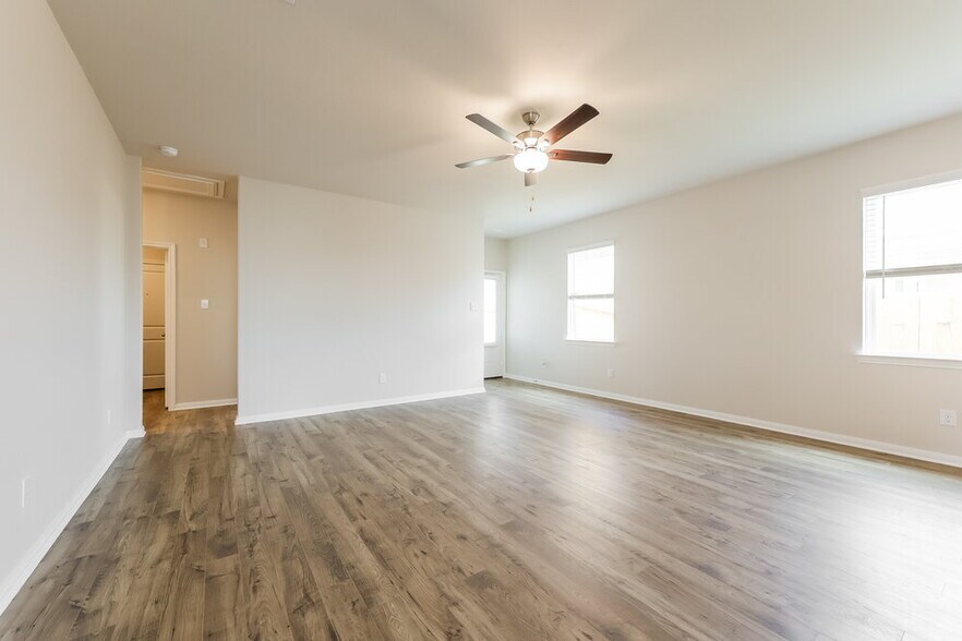 Building Photo - 15554 Caramel Spgs Dr
