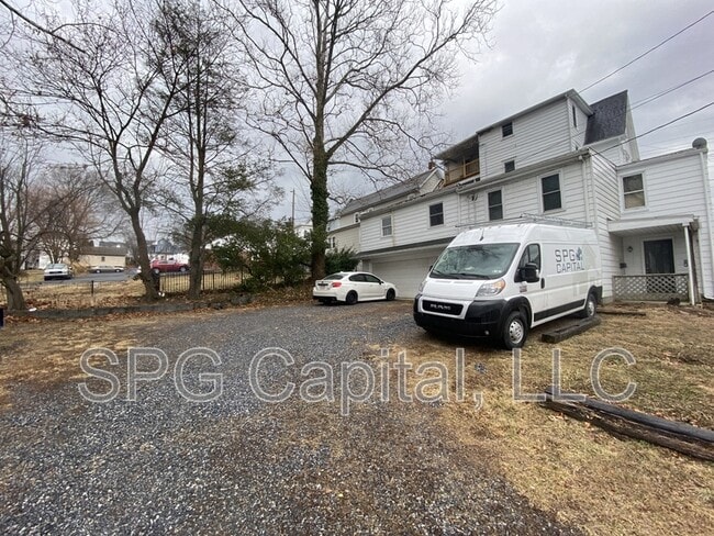 Building Photo - 29 W 3rd St