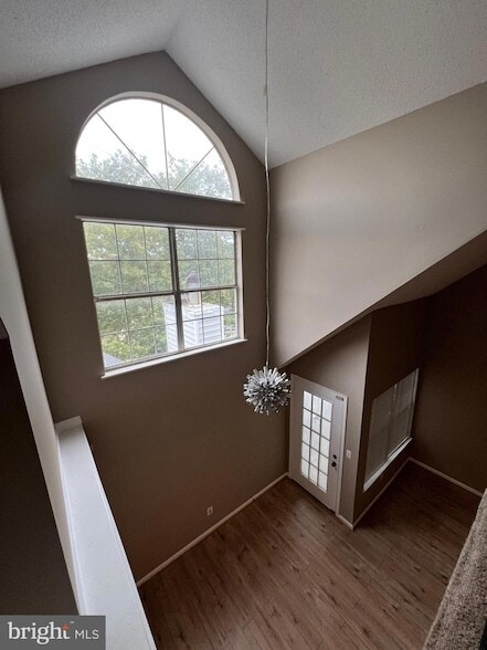 Building Photo - 14055 Vista Dr