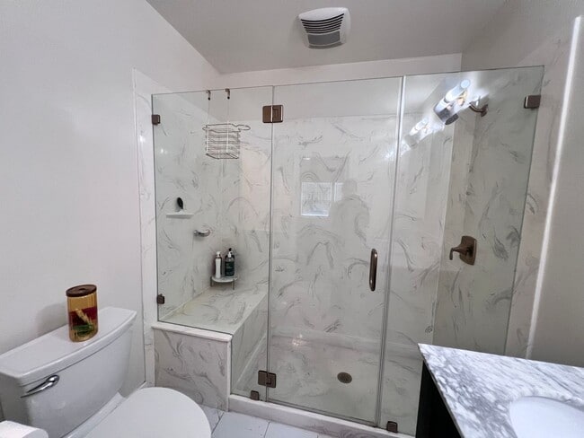 Building Photo - $1,000 MOVE IN SPECIAL!!! Fully Updated Home in San Leandro Available for Rent!!