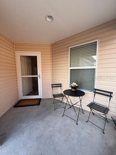 Building Photo - 853 Sapphire Pl