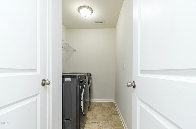 Building Photo - 6733 Osprey Landing Dr