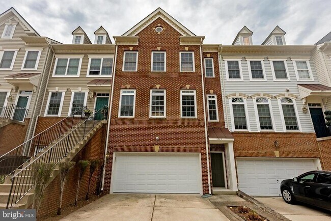 Building Photo - 3385 Beechcliff Dr