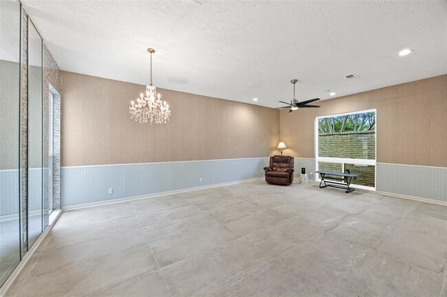 Building Photo - 10703 Cypresswood Dr