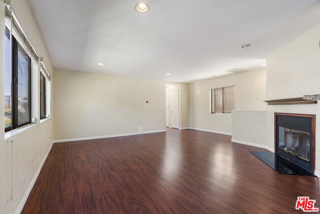 Building Photo - 3912 Girard Ave