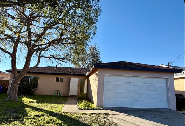 Building Photo - 3718 Brookshire St