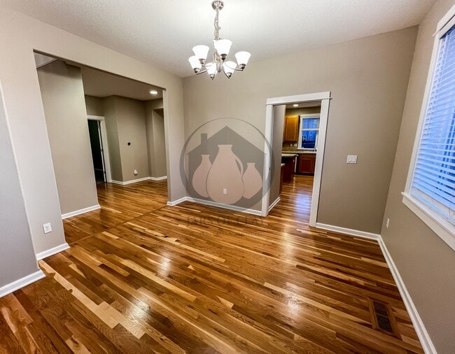 Building Photo - Luxurious Spacious Keizer Home -