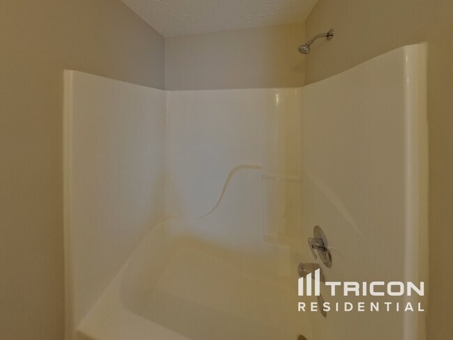 Building Photo - 1436 Beaconcrest Cir