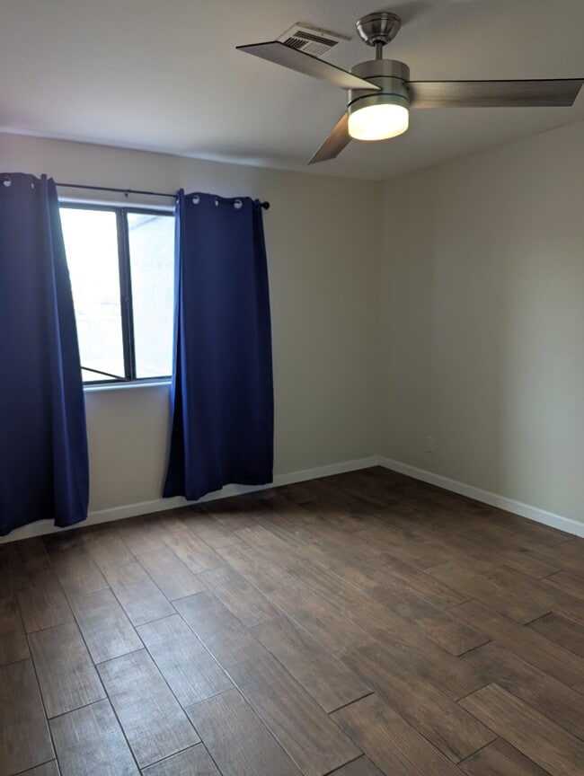 Building Photo - 5038 S Rainbow Blvd