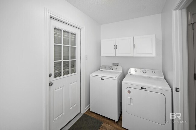 Building Photo - 7684 Avery Ln