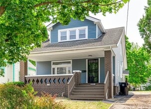 Building Photo - Sandusky Ave