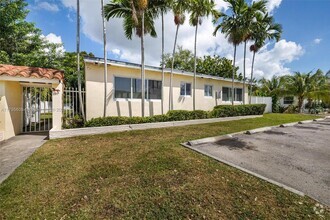 Building Photo - 841 NE 90th St