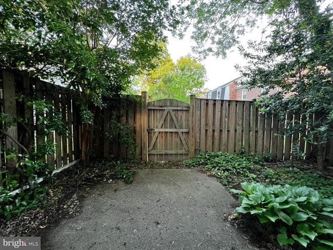 Building Photo - 10863 Bucknell Dr