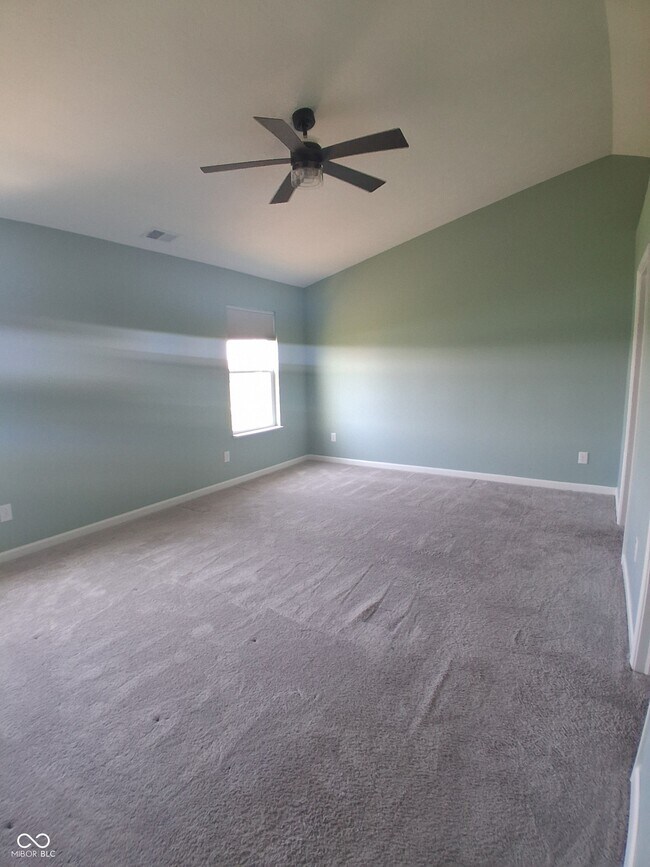 Building Photo - 7062 English Oak Dr