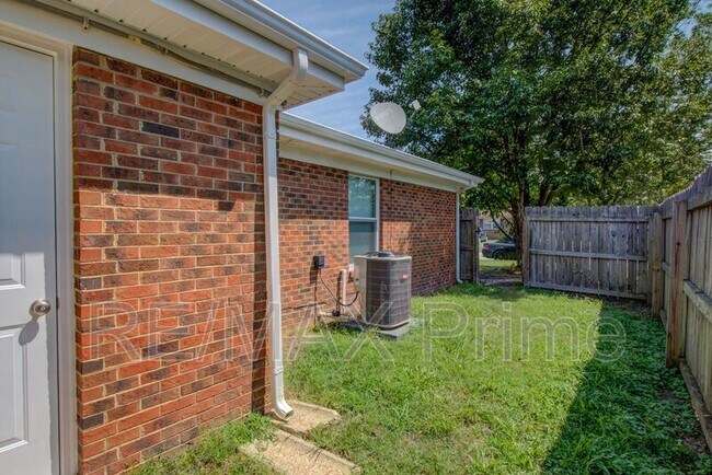 Building Photo - 4601 Hardy Dr
