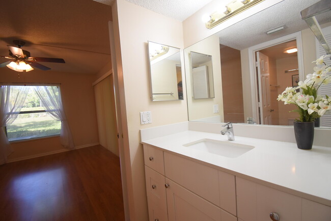 Building Photo - 3130 Millwood Terrace