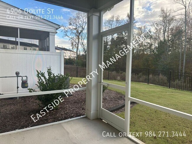 Building Photo - 4906 Oolite St