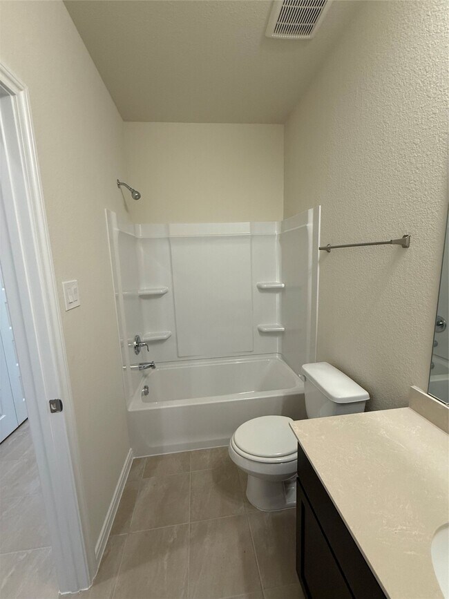 Building Photo - 11840 E Gate Dr