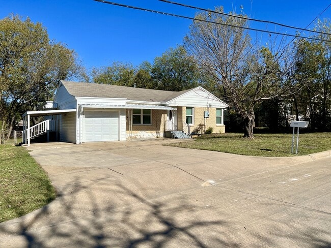 Primary Photo - 3225 Knox St