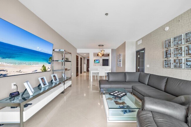 Building Photo - 3340 NE 190th St