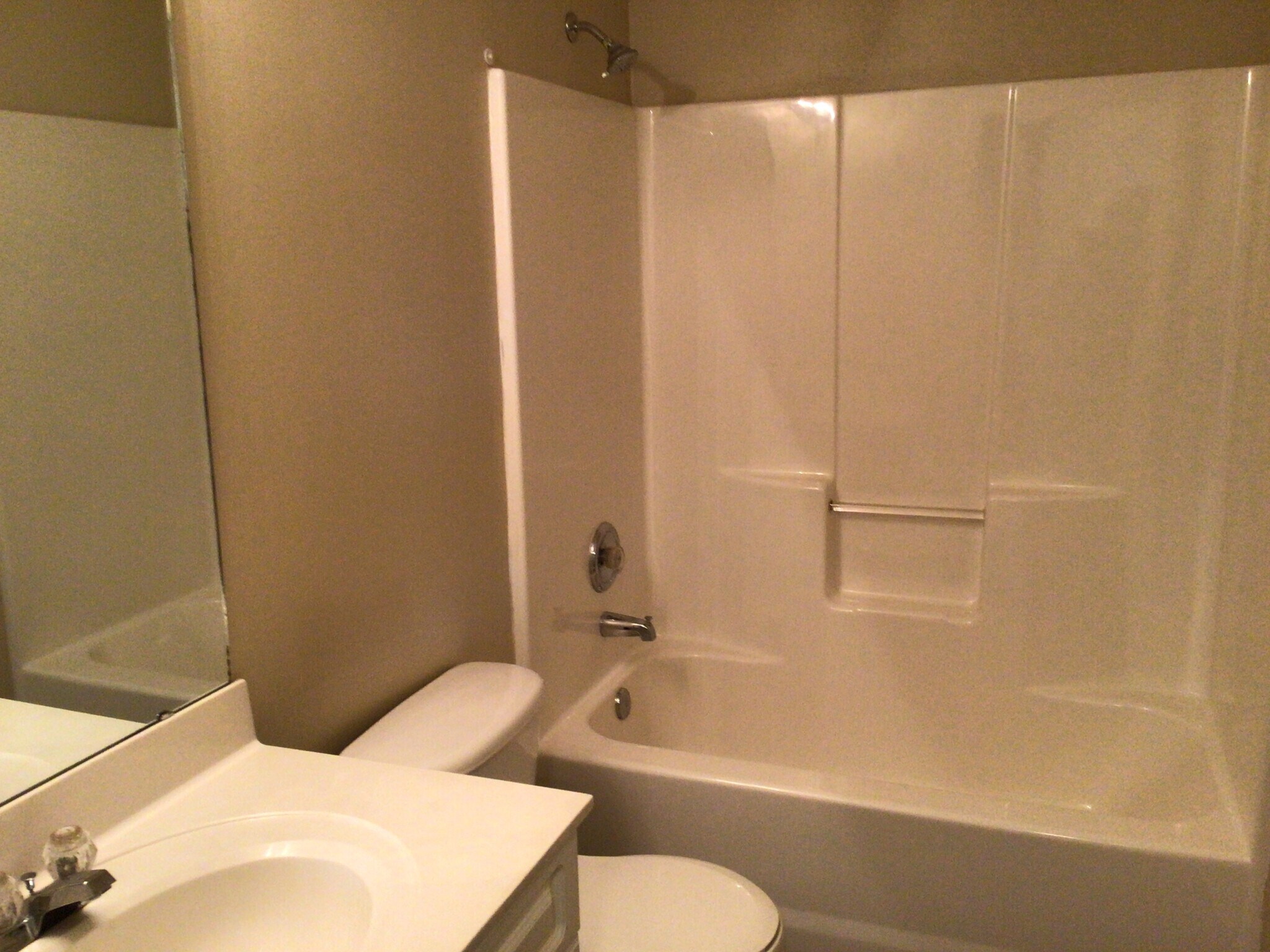 Building Photo - 103 Lakewood Dr